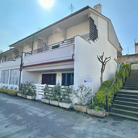 M386 - Marcelli, Trilocale Con Giardino E Vista Mare